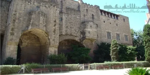 Roman Wall Remains & Plaça Ramon Berenguer III